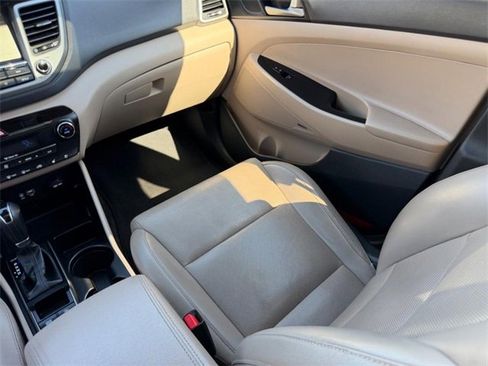 Used 2018 Hyundai Tucson Limited w/ Ultimate Package 02 image 17