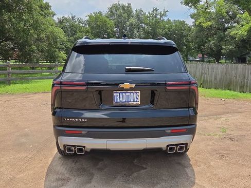 Certified 2026 Chevrolet Traverse LT FWD image 40