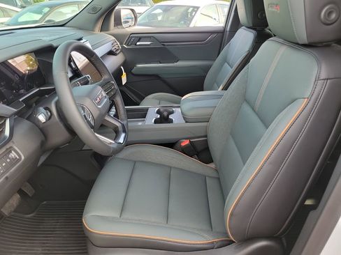 New 2026 GMC Acadia AT4 w/ Luxury Package AWD/4WD image 11