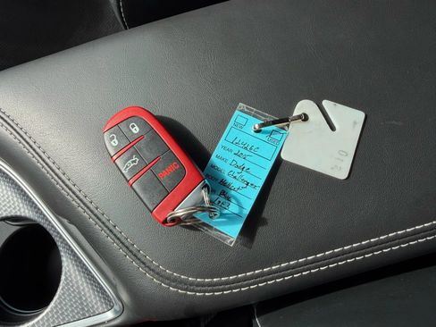 Used 2015 Dodge Challenger SRT Hellcat image 2