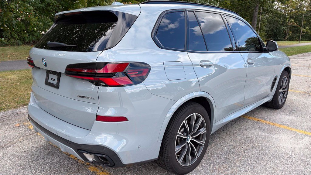 Certified 2024 BMW X5 xDrive50e w/ M Sport Package AWD/4WD image 4
