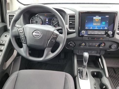 Used 2024 Nissan Frontier SV AWD/4WD image 12