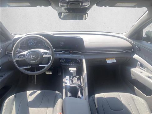 Certified 2025 Hyundai Elantra SEL image 14