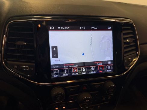 Used 2019 Jeep Grand Cherokee Altitude AWD/4WD image 22