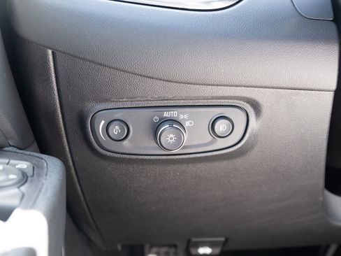 Used 2020 Chevrolet Equinox Premier AWD/4WD image 9