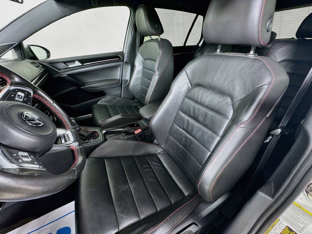 Used 2015 Volkswagen GTI SE FWD image 24