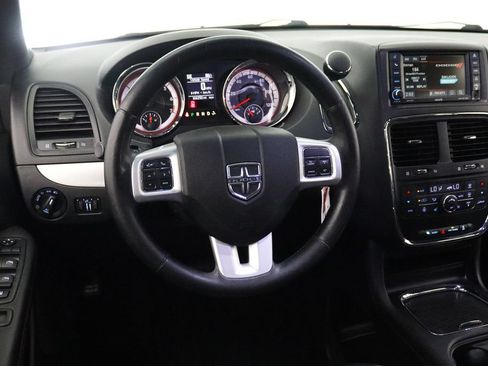 Used 2016 Dodge Grand Caravan R/T w/ Driver Convenience Group FWD image 14