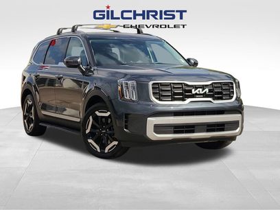 Used 2024 Kia Telluride S w/ S Sunroof Package