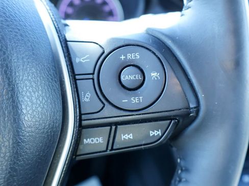 Used 2021 Toyota Venza Limited image 13