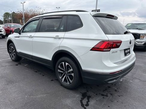 Certified 2022 Volkswagen Tiguan S image 11