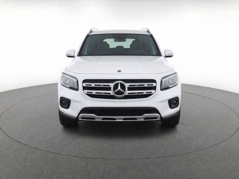 Used 2025 Mercedes-Benz GLB 250 4MATIC image 2