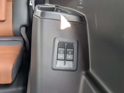 Used 2026 Lexus GX 550 w/ Accessory Package (2T) AWD/4WD image 16