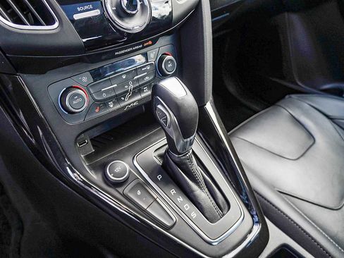 Used 2017 Ford Focus Titanium w/ Titanium Technology Package image 22