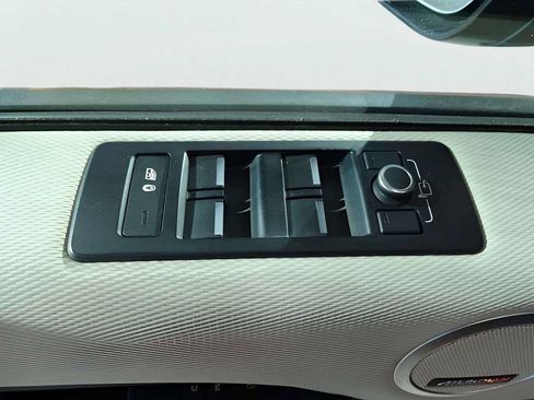 Used 2022 Land Rover Discovery HSE R-Dynamic image 38