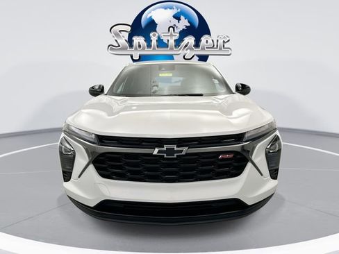 Used 2024 Chevrolet Trax RS w/ Driver Confidence Package image 3