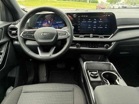 New 2026 Chevrolet Equinox LT FWD image 17