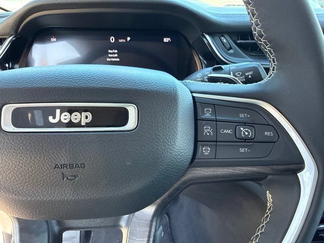 Used 2023 Jeep Grand Cherokee L Limited w/ Luxury Tech Group II AWD/4WD image 38