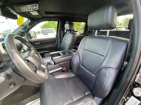 Used 2022 Toyota Tundra Platinum w/ Advanced Package AWD/4WD image 14