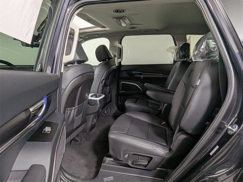 New 2025 Kia Telluride S image 24
