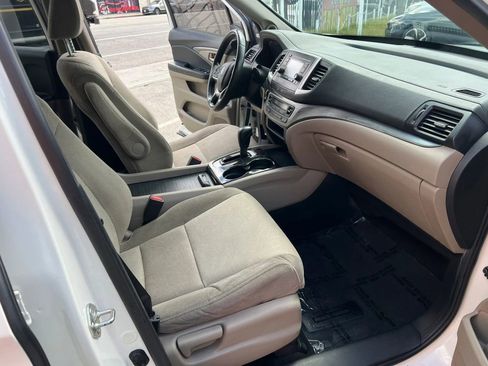 Used 2019 Honda Pilot LX image 9
