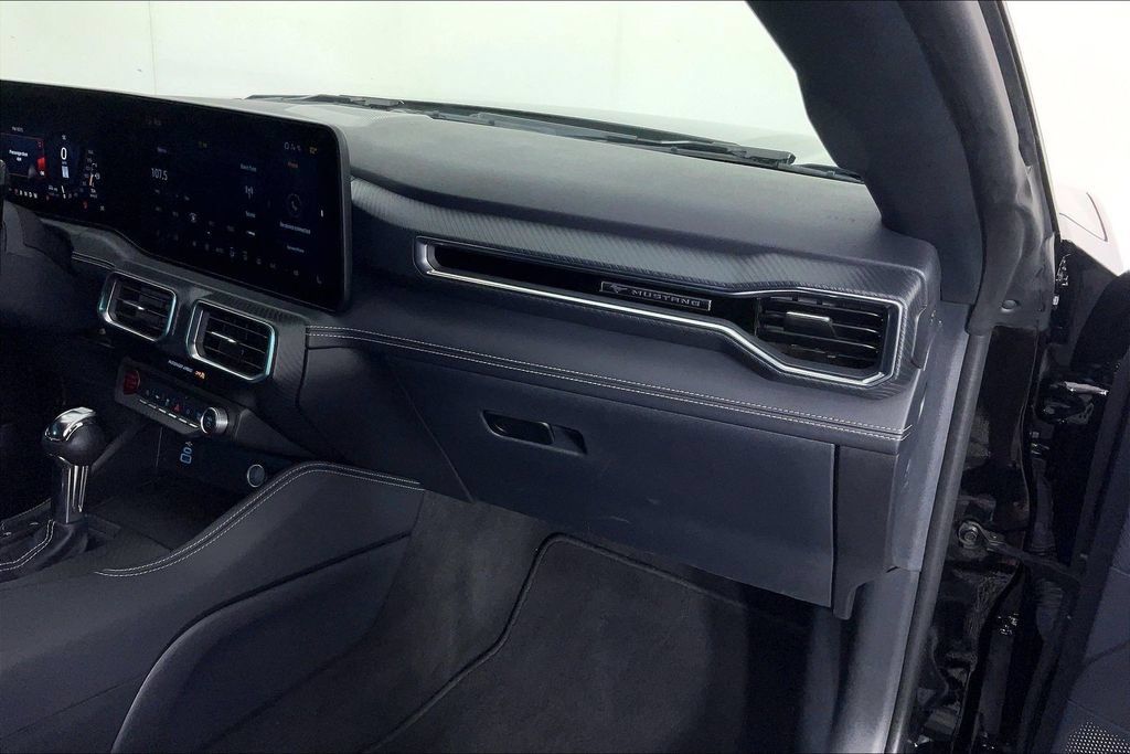 Used 2025 Ford Mustang GT Premium RWD image 17