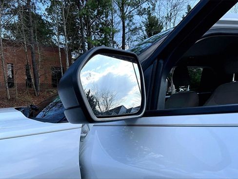 Used 2021 Ford Explorer 4WD w/ Class III Trailer Tow Package image 27