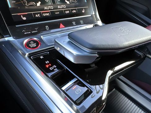 Used 2023 Audi e-tron S Premium Plus w/ Black Optic Package image 23