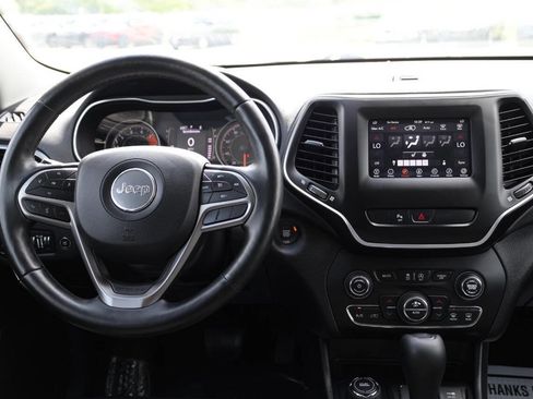 Used 2020 Jeep Cherokee Latitude Plus w/ Cold Weather Group AWD/4WD image 23