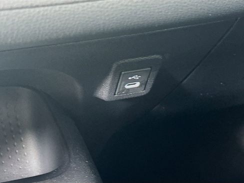 Used 2025 Toyota Corolla LE image 30