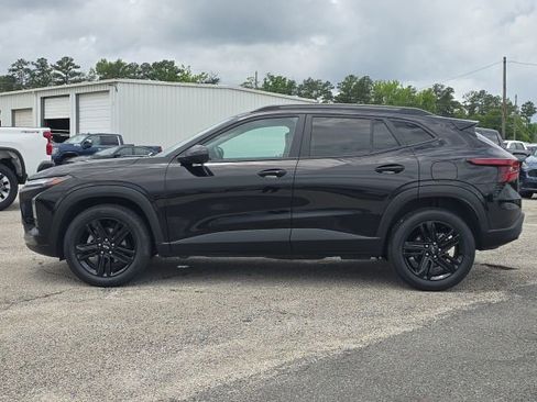 Used 2024 Chevrolet Trax ACTIV FWD image 2