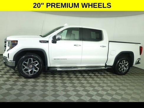 Used 2022 GMC Sierra 1500 SLT w/ SLT Convenience Package AWD/4WD image 5