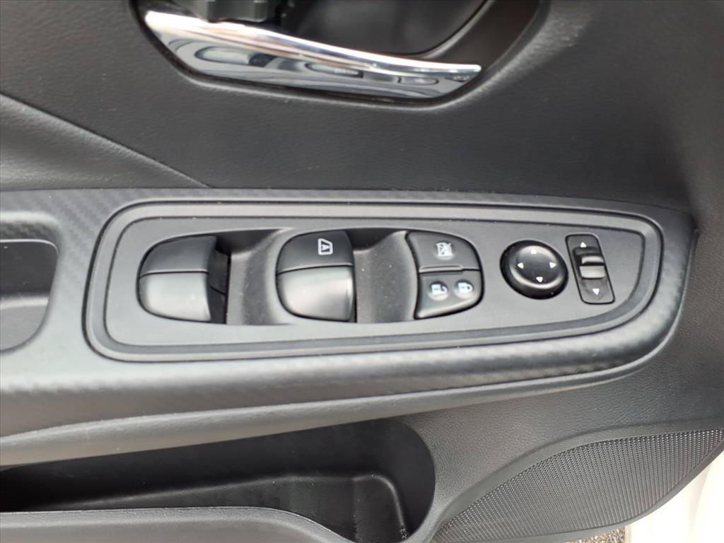 Used 2024 Nissan Versa SV FWD image 24