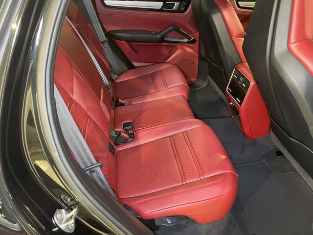 Used 2023 Porsche Cayenne S AWD/4WD image 20
