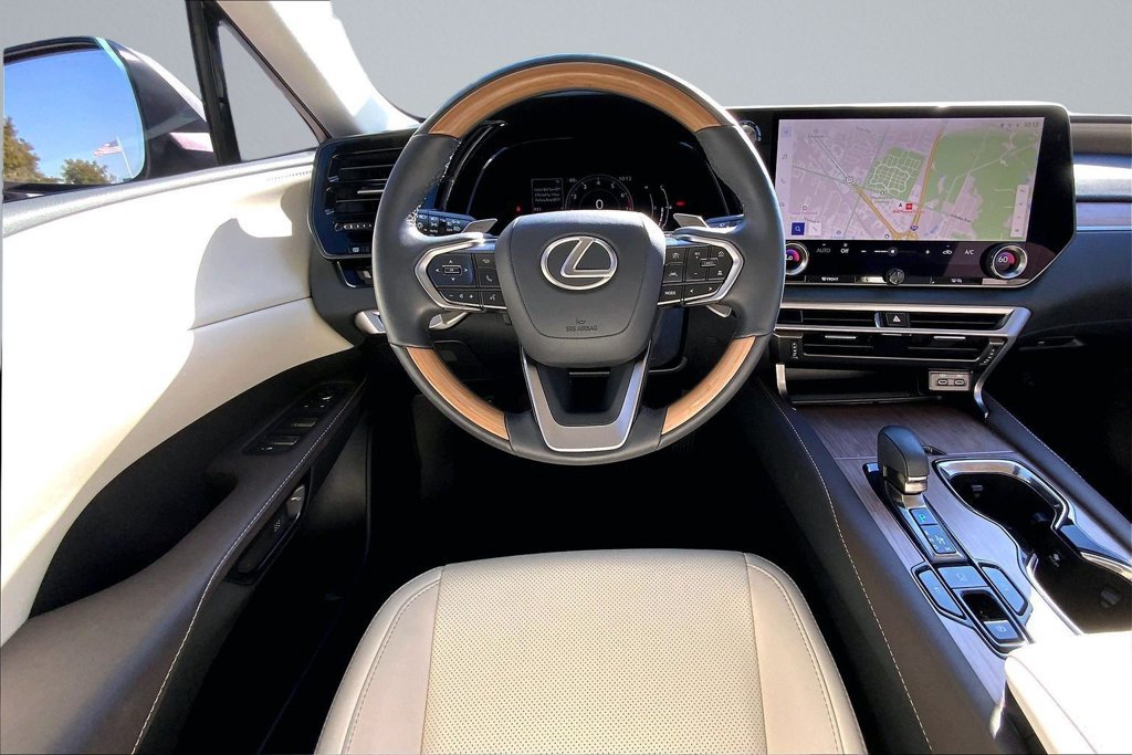 Used 2024 Lexus RX 350 Premium w/ Accessory Package (Z1) FWD image 5