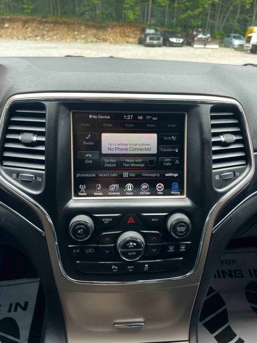 Used 2014 Jeep Grand Cherokee Limited w/ Trailer Tow Group IV AWD/4WD image 17
