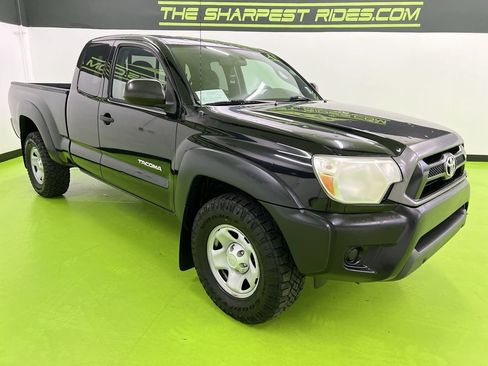 Used 2014 Toyota Tacoma 4x4 Access Cab w/ Convenience Package image 2