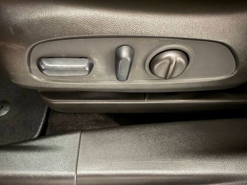 Used 2023 Buick Encore GX Essence w/ Experience Buick Package image 28