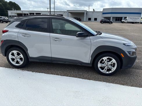 Used 2023 Hyundai Kona SEL FWD image 3