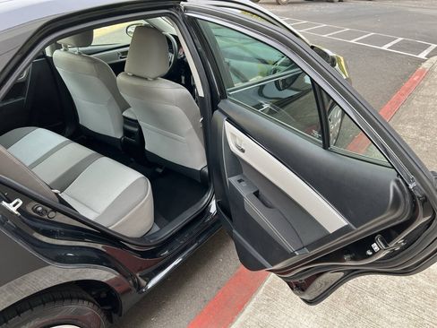 Used 2019 Toyota Corolla LE w/ Carpet Mat Package (TMS) FWD image 10