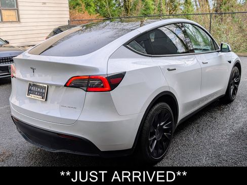 Used 2022 Tesla Model Y Long Range image 7