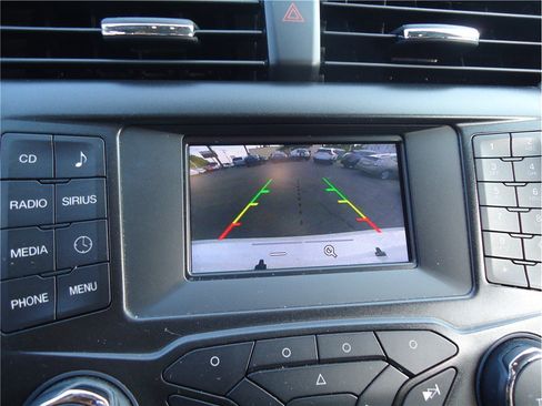Used 2018 Ford Fusion SE FWD image 23