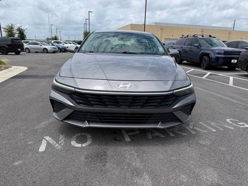 Certified 2024 Hyundai Elantra SEL FWD image 2