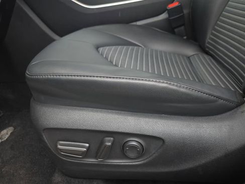 Used 2025 Toyota Highlander XSE image 30