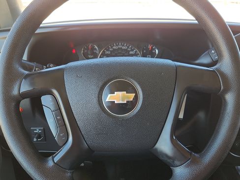 Used 2016 Chevrolet Express 2500 RWD image 19