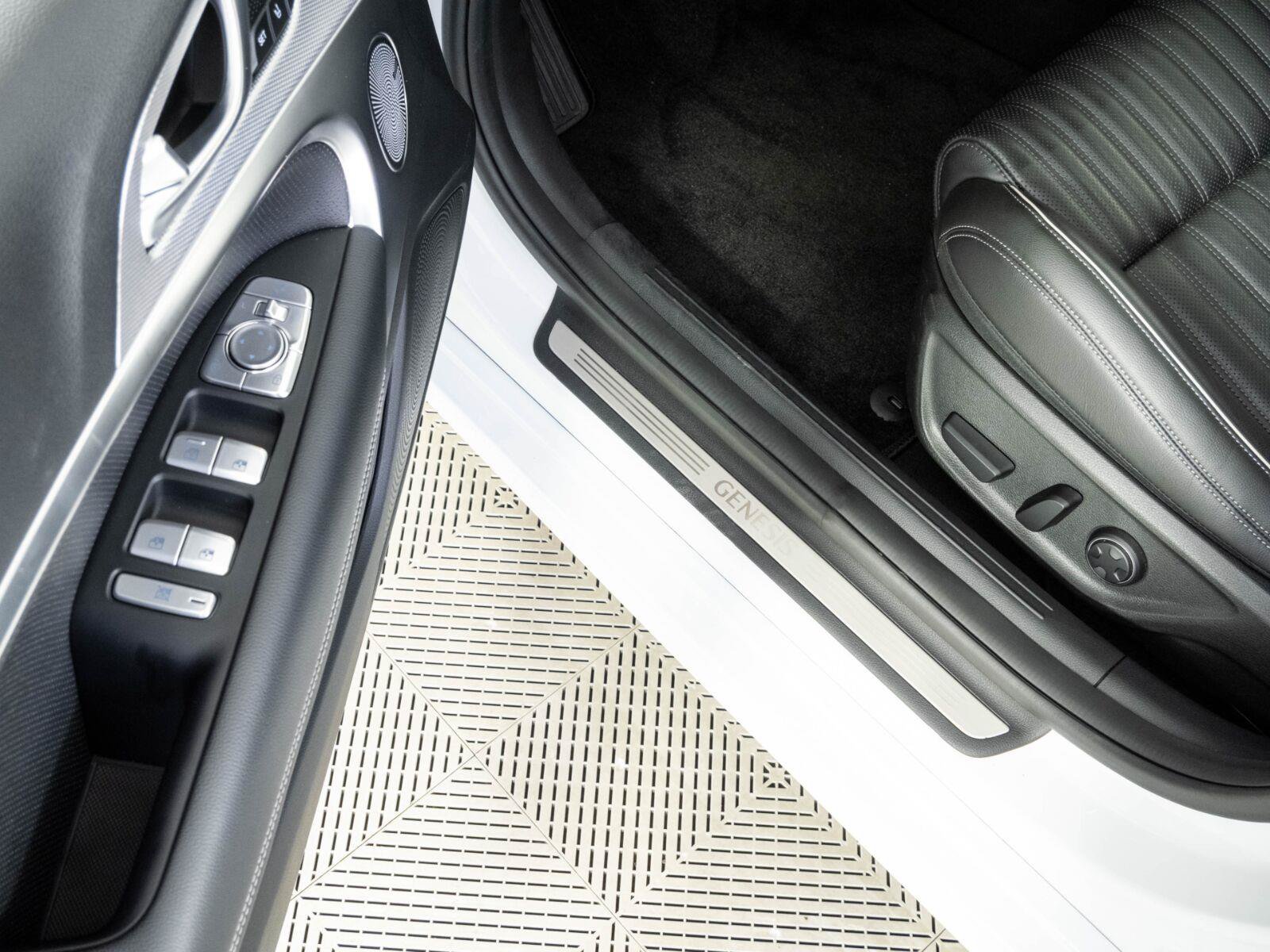 Used 2026 Genesis G70 2.5T Prestige RWD image 8