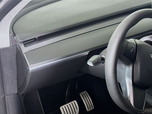Used 2022 Tesla Model Y Performance AWD/4WD image 16