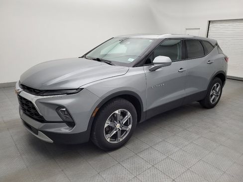 Used 2024 Chevrolet Blazer LT FWD image 2