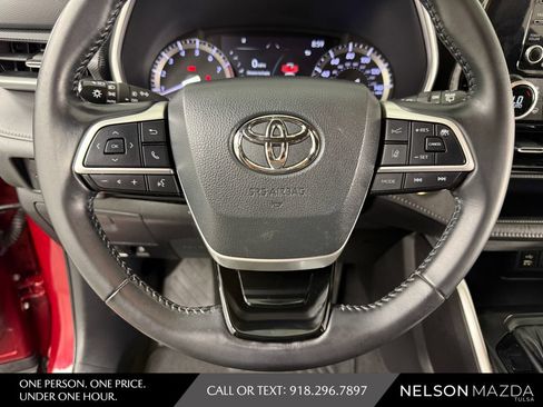 Used 2022 Toyota Highlander XSE FWD image 23