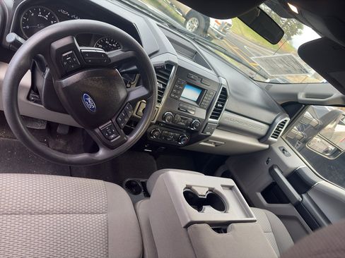 Used 2017 Ford F250 XLT w/ Camper Package image 7