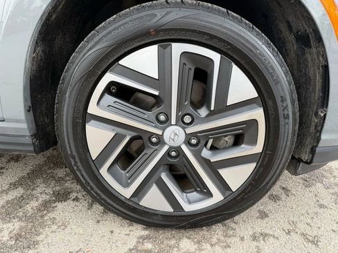 Used 2023 Hyundai Kona SE image 11